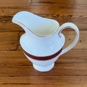 Royal Doulton Martinique Creamer Fine Bone China CR